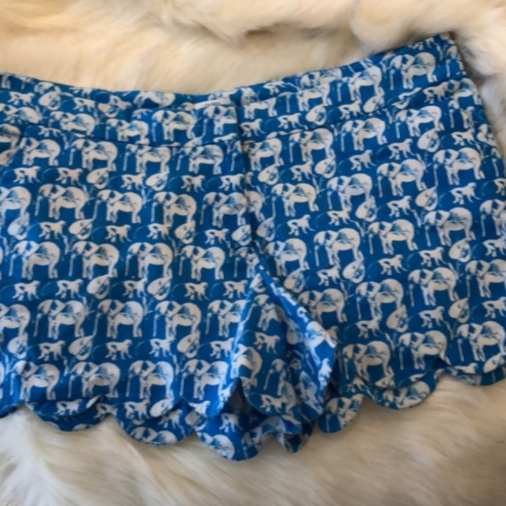 Scalloped shorts, Crown & Ivy